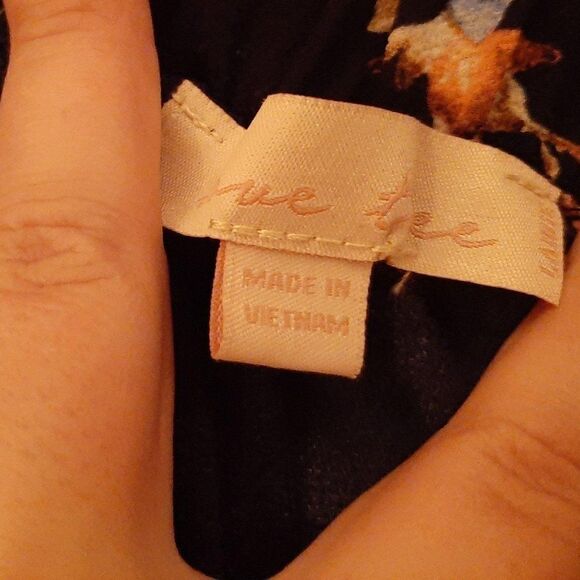 🖤 4/$20 🖤 - Picture 3 of 4